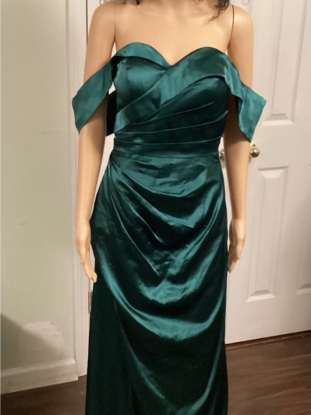 Off-Shoulder Emerald Green Satin Evening Dress